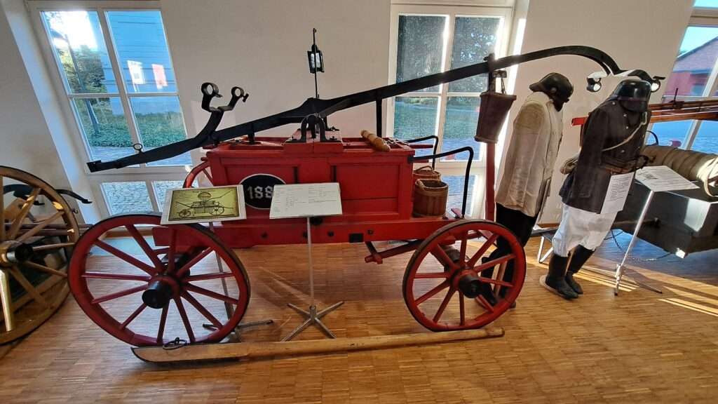 Ehemalige Handdruckspritze der Feuerwehr Goßmar